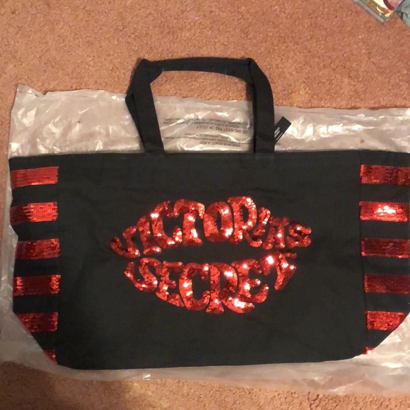 Victoria's Secret Handbags - Victoria Secret🥳HP🥳 Tote Bag